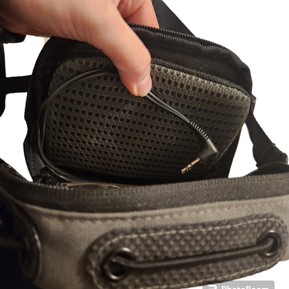 Durabrand CD 916 Portable Player and Caselogic Case - Picture 15 of 16